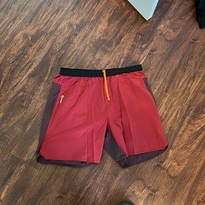 Roark men’s tuning shorts. Maroon and red. Size large.